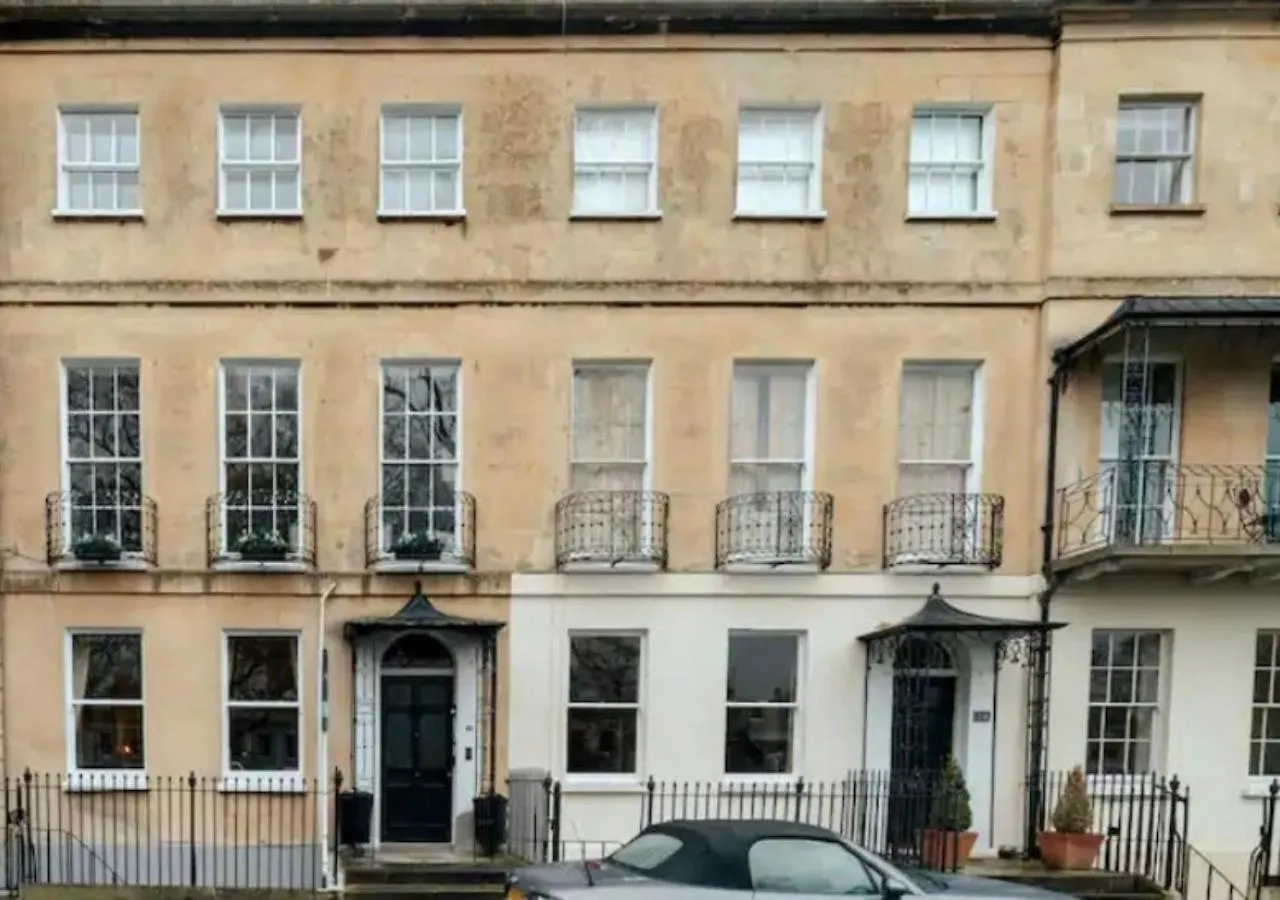 Stylish Grade II Listed Apartment: The London Cheltenham 0*,  Regno Unito