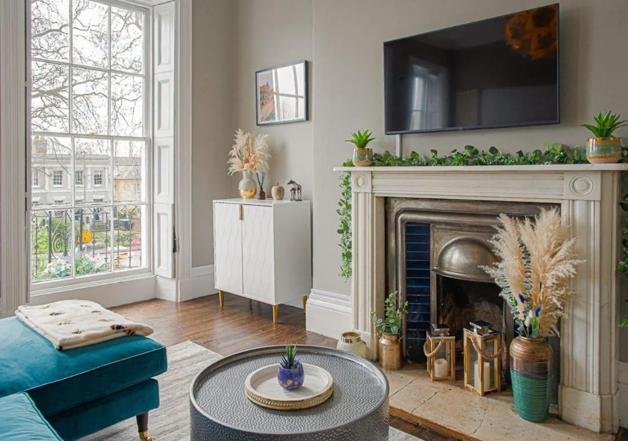 Apartment Stylish Grade II Listed Apartment: The London Cheltenham United Kingdom
